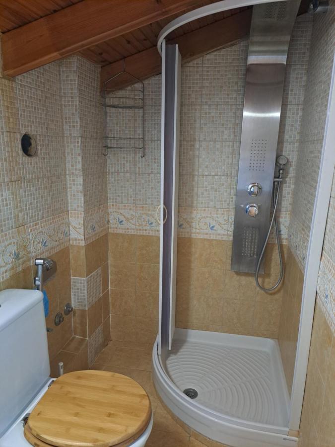 Attic Apartment Nea Moudania Bagian luar foto