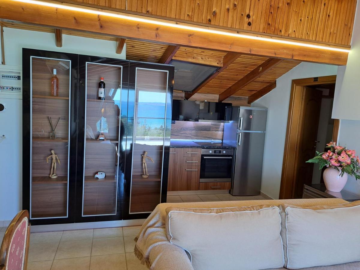 Attic Apartment Nea Moudania Bagian luar foto