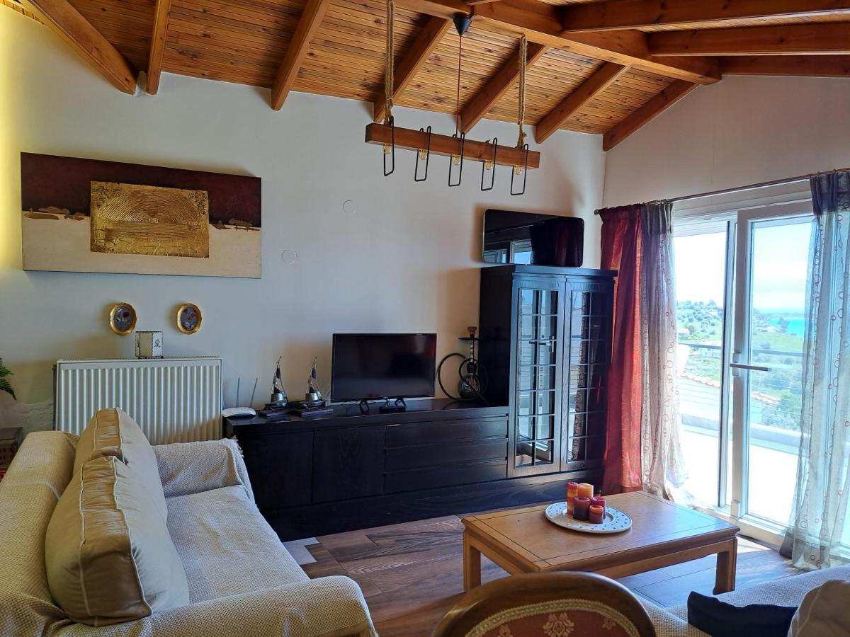 Attic Apartment Nea Moudania Bagian luar foto